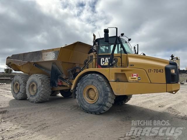 CAT 740B Zglobni damperi
