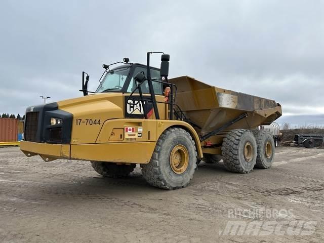 CAT 740B Zglobni damperi