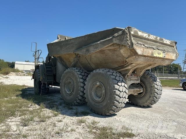 CAT 740B Zglobni damperi