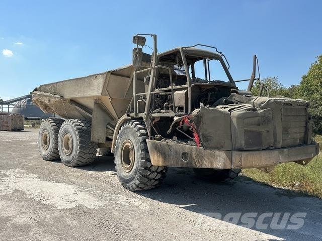 CAT 740B Zglobni damperi