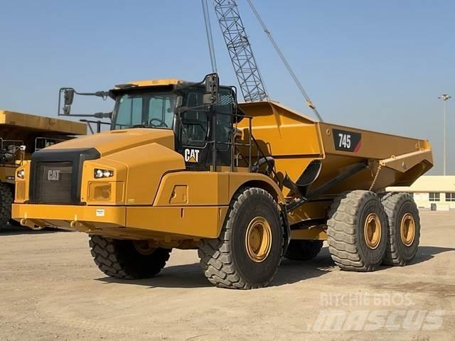 CAT 745 Zglobni damperi