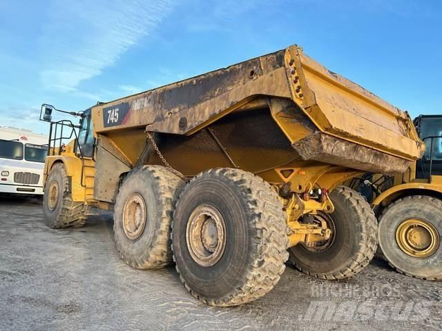 CAT 745 Zglobni damperi