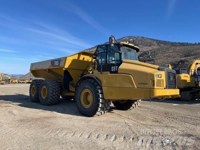 CAT 745 Zglobni damperi