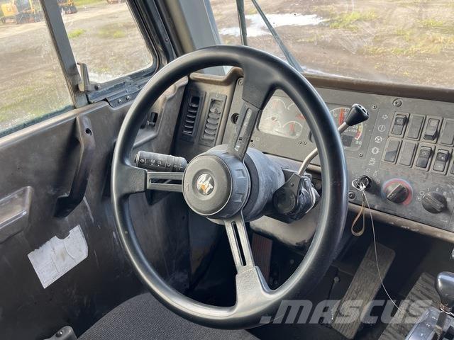 CAT 775D Zglobni damperi