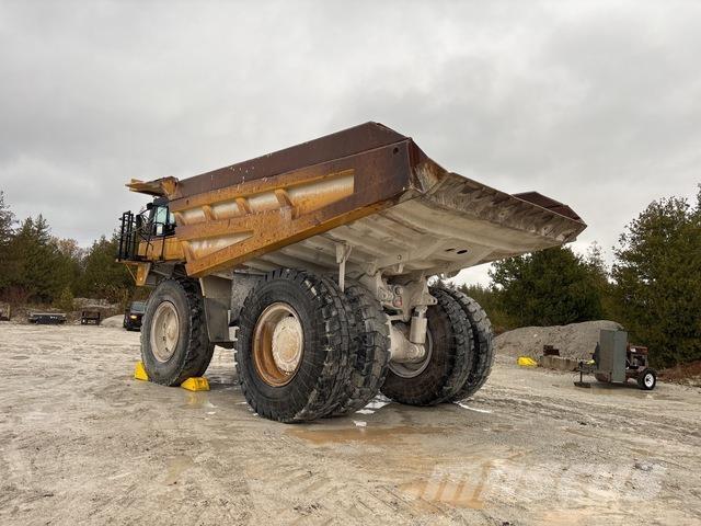 CAT 777D Zglobni damperi