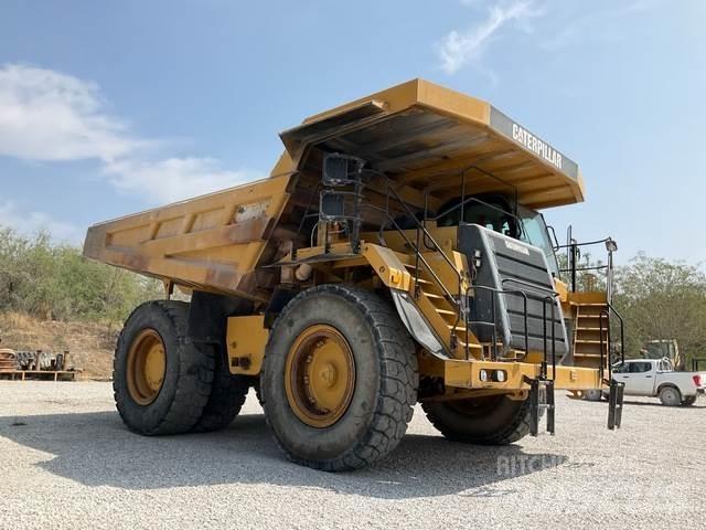 CAT 777F Zglobni damperi