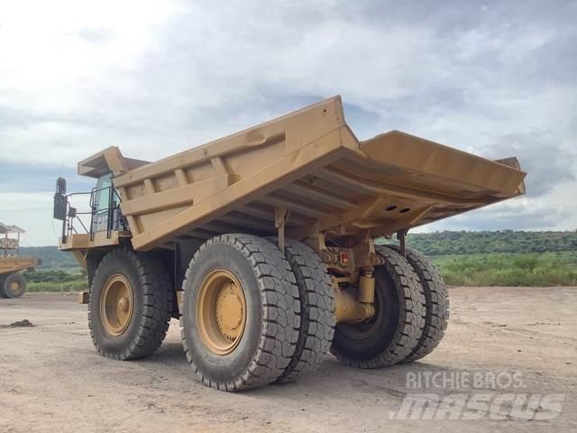 CAT 777F Zglobni damperi