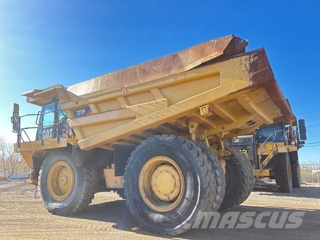 CAT 777F Zglobni damperi