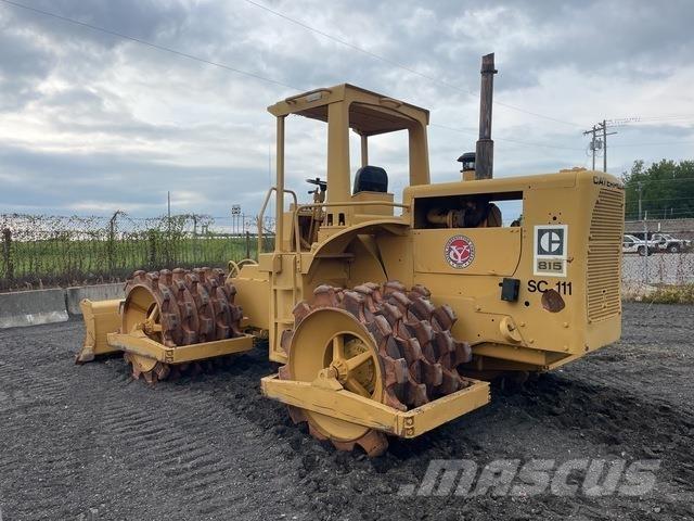 CAT 815 Nabijači zemlje