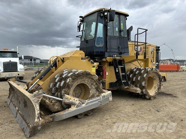 CAT 815 Nabijači zemlje
