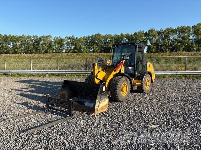 CAT 906 Utovarivači na točkove