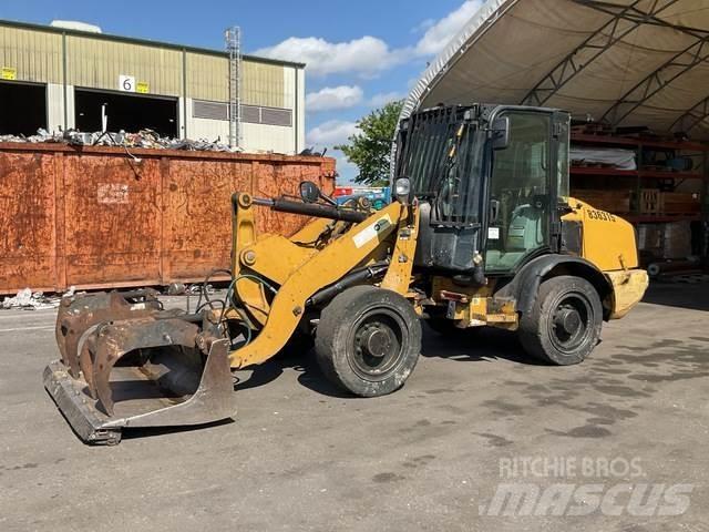 CAT 906H Utovarivači na točkove