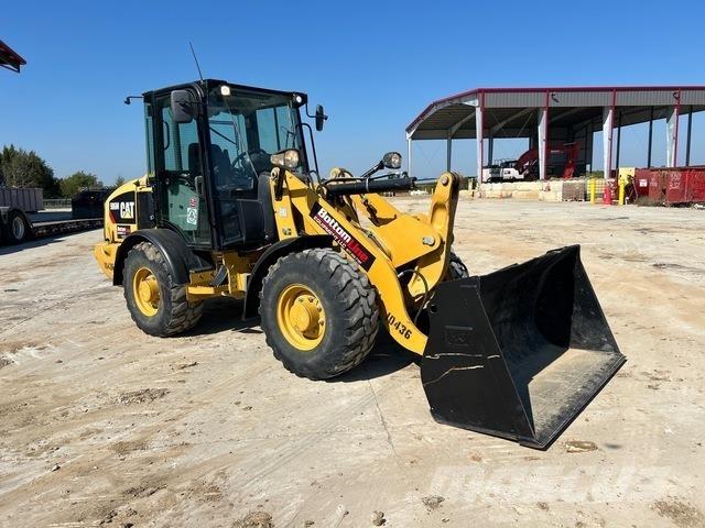 CAT 906M Utovarivači na točkove