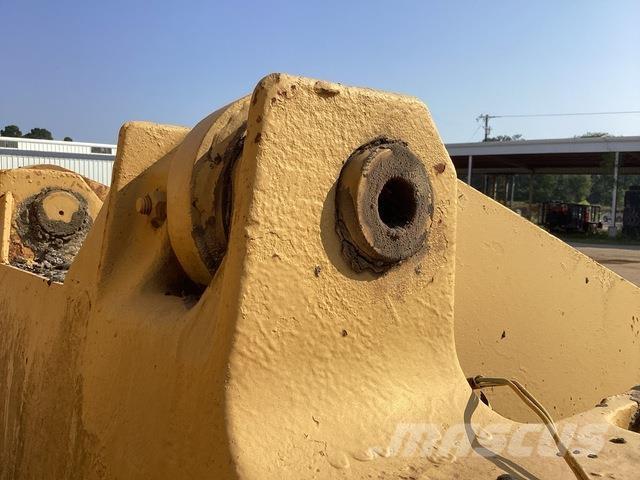 CAT 930 Utovarivači na točkove