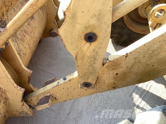 CAT 930 Utovarivači na točkove