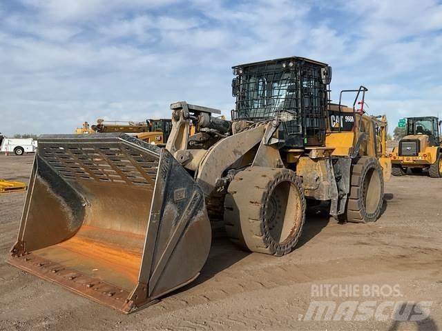 CAT 966M Utovarivači na točkove