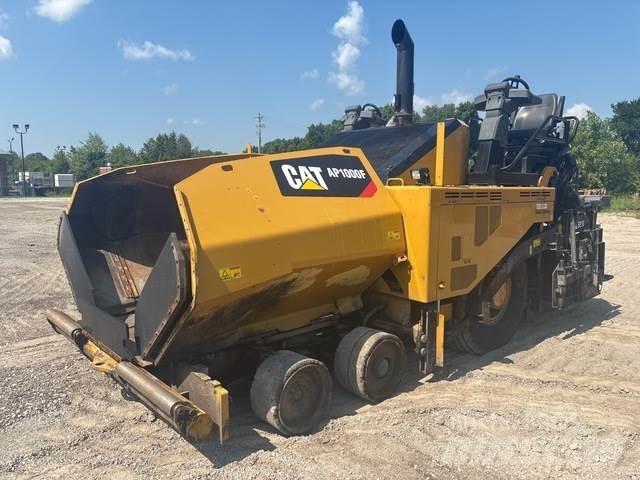 CAT AP1000F Asfaltni finišeri