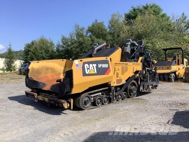 CAT AP1055F Asfaltni finišeri