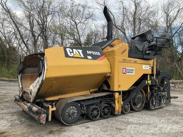 CAT AP555E Asfaltni finišeri