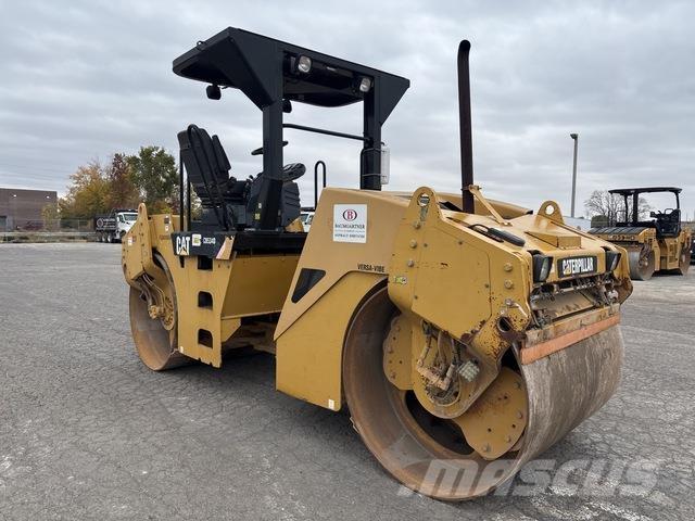 CAT CB-534D Valjci sa duplim bubnjem