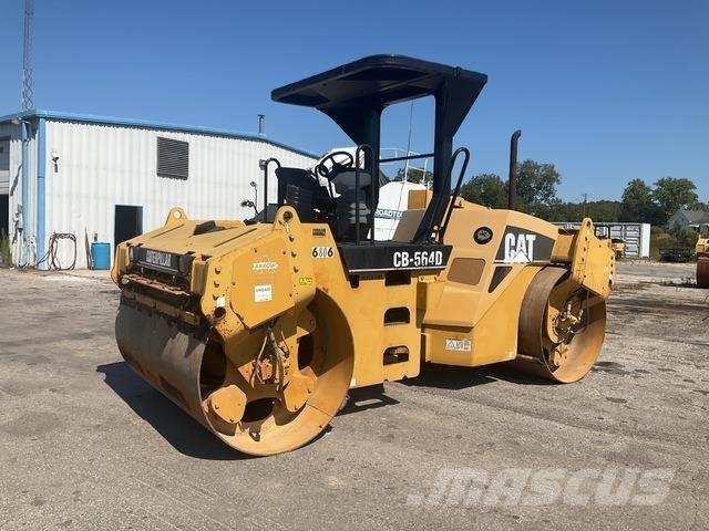 CAT CB-564D Valjci sa duplim bubnjem