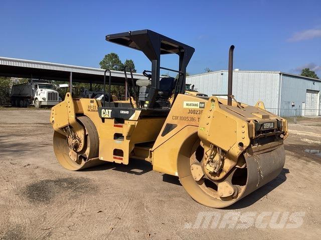 CAT CB-564D Valjci sa duplim bubnjem