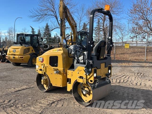 CAT CB2.5 Valjci sa duplim bubnjem