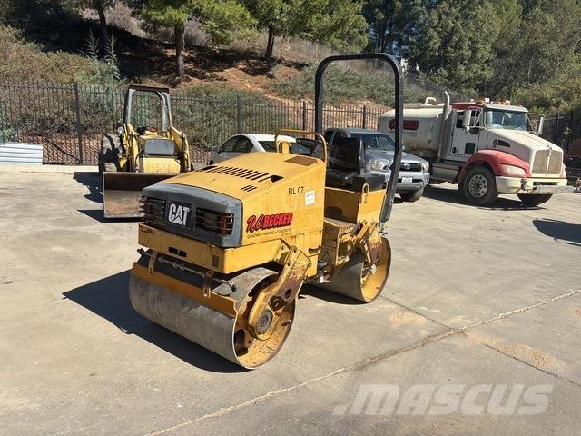 CAT CB224C Valjci sa duplim bubnjem