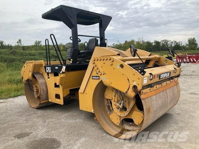 CAT CB64 Valjci sa duplim bubnjem