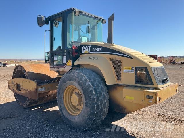 CAT CP-563E Valjci sa jednim bubnjem