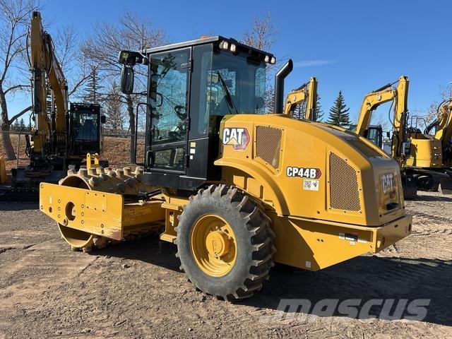 CAT CP44B Valjci sa jednim bubnjem