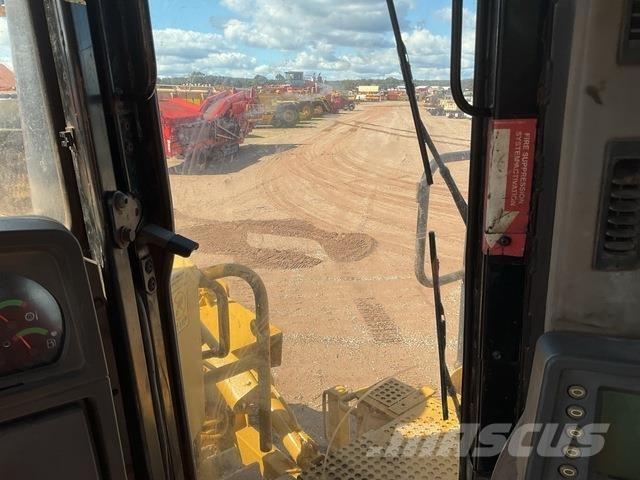CAT D10T Buldožeri guseničari