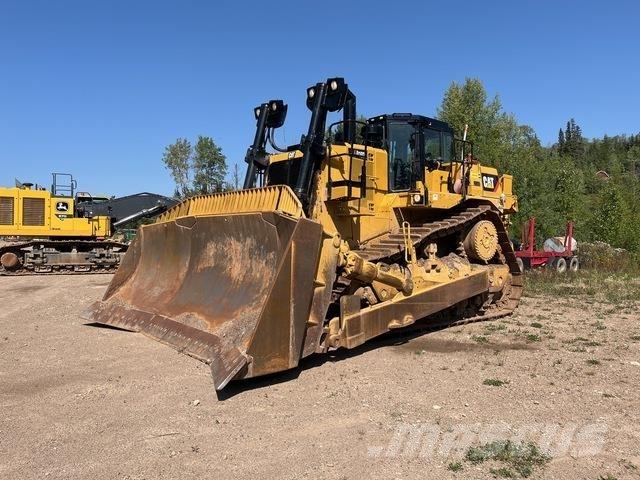CAT D10T2 Buldožeri guseničari