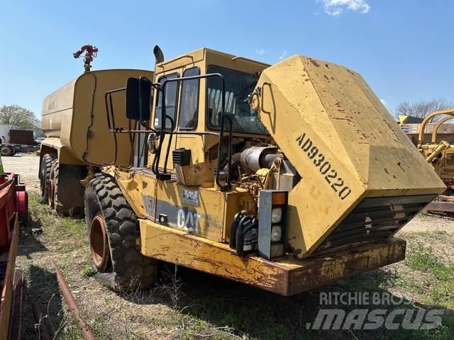 CAT D300D Kamioni za vodu