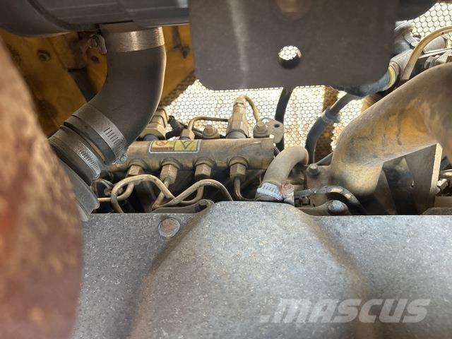 CAT D4K LGP Buldožeri guseničari