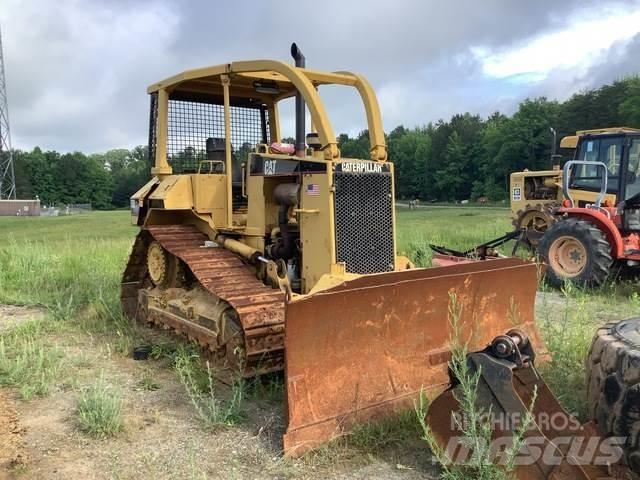 CAT D5M XL Buldožeri guseničari
