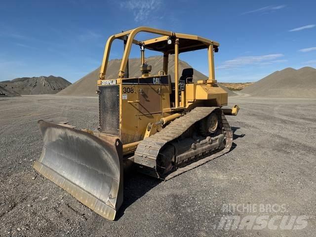 CAT D5M XL Buldožeri guseničari