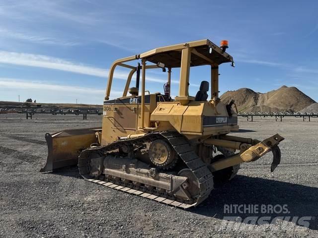 CAT D5M XL Buldožeri guseničari