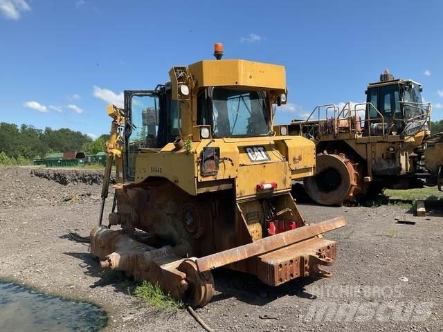 CAT D6T Buldožeri guseničari