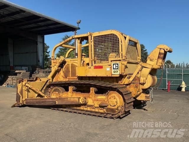 CAT D7 Buldožeri guseničari