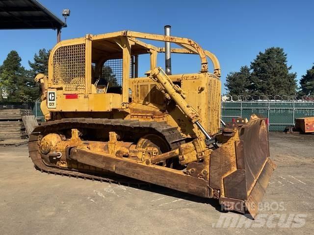 CAT D7 Buldožeri guseničari