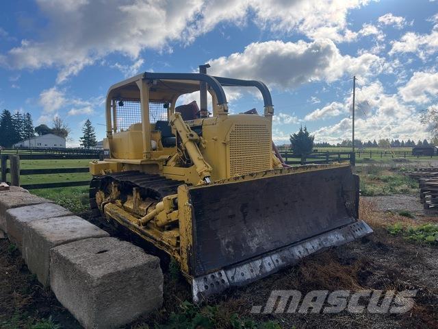 CAT D7F Buldožeri guseničari