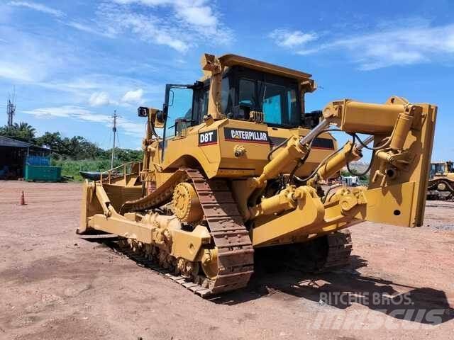 CAT D8T Buldožeri guseničari