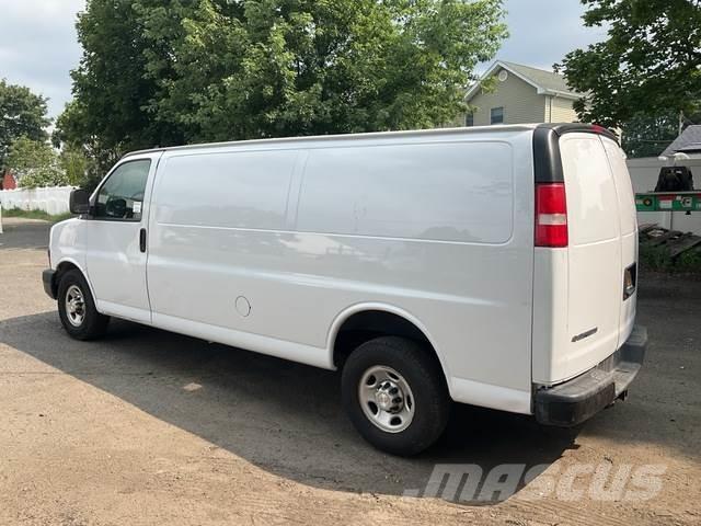 Chevrolet 3500 Dostavna vozila / kombiji