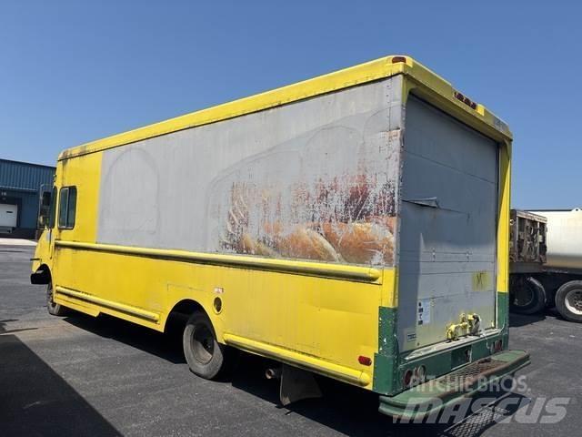 Chevrolet P30 Sanduk kombiji