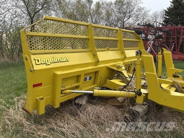 Degelman 6900 Buldožeri na točkovima