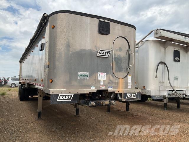 East Mfg  Kiperi prikolice