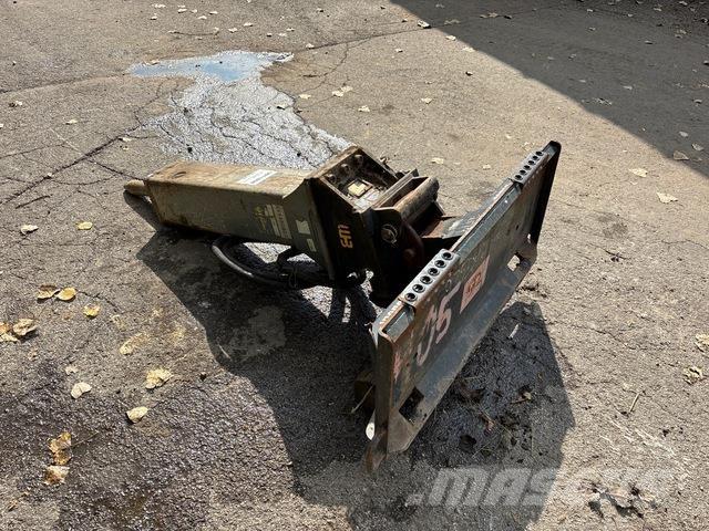 Epiroc EC70T Čekići