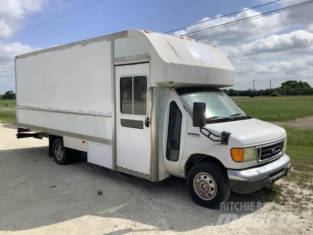Ford E-350 Sanduk kamioni