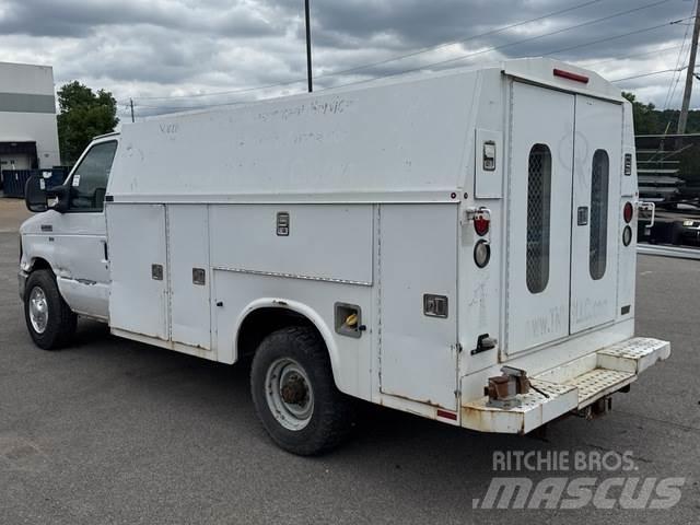 Ford E-350 Pik up kamioni